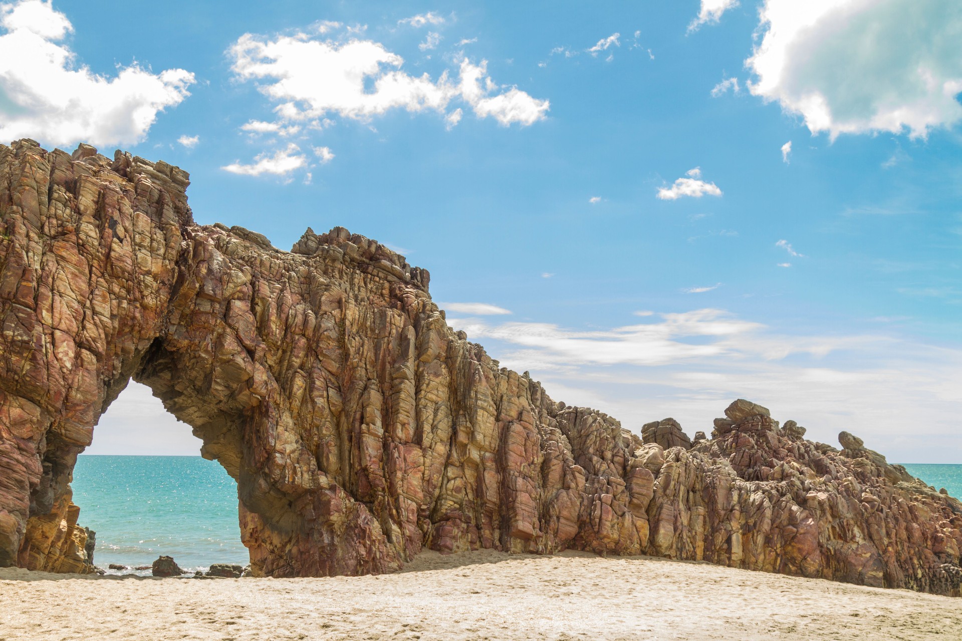 Pedra Furada, a famous rock arch in Jericoacoara Jeriquaquara, Ceará State, Brazil